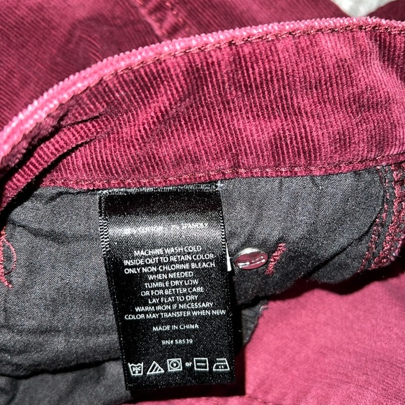 EUC Kut From the Kloth Diana Skinny Red Corduroy Pants - Picture 6 of 11